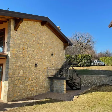 La Fiocchina - Magic Place - & In Garda - Countryside Farmhouse, Inside The Middle Of The B&B *