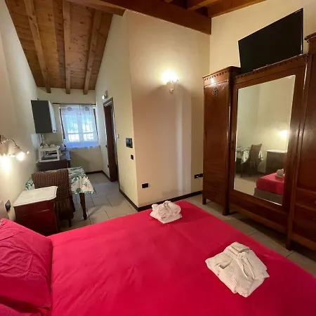 La Fiocchina - Magic Place - & In Garda - Countryside Farmhouse, Inside The Middle Of The Отель типа 