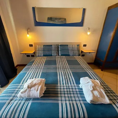 La Fiocchina - Magic Place - & In Garda - Countryside Farmhouse, Inside The Middle Of The Отель типа 