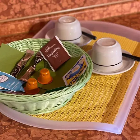 Bed and breakfast La Fiocchina - Magic Place - & In Garda - Countryside Farmhouse, Inside The Middle Of The