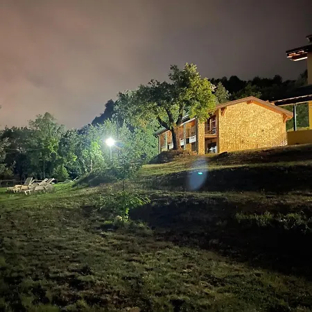 La Fiocchina - Magic Place - & In Garda - Countryside Farmhouse, Inside The Middle Of The B&B *