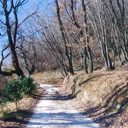 Bed and breakfast La Fiocchina - Magic Place - & In Garda - Countryside Farmhouse, Inside The Middle Of The *